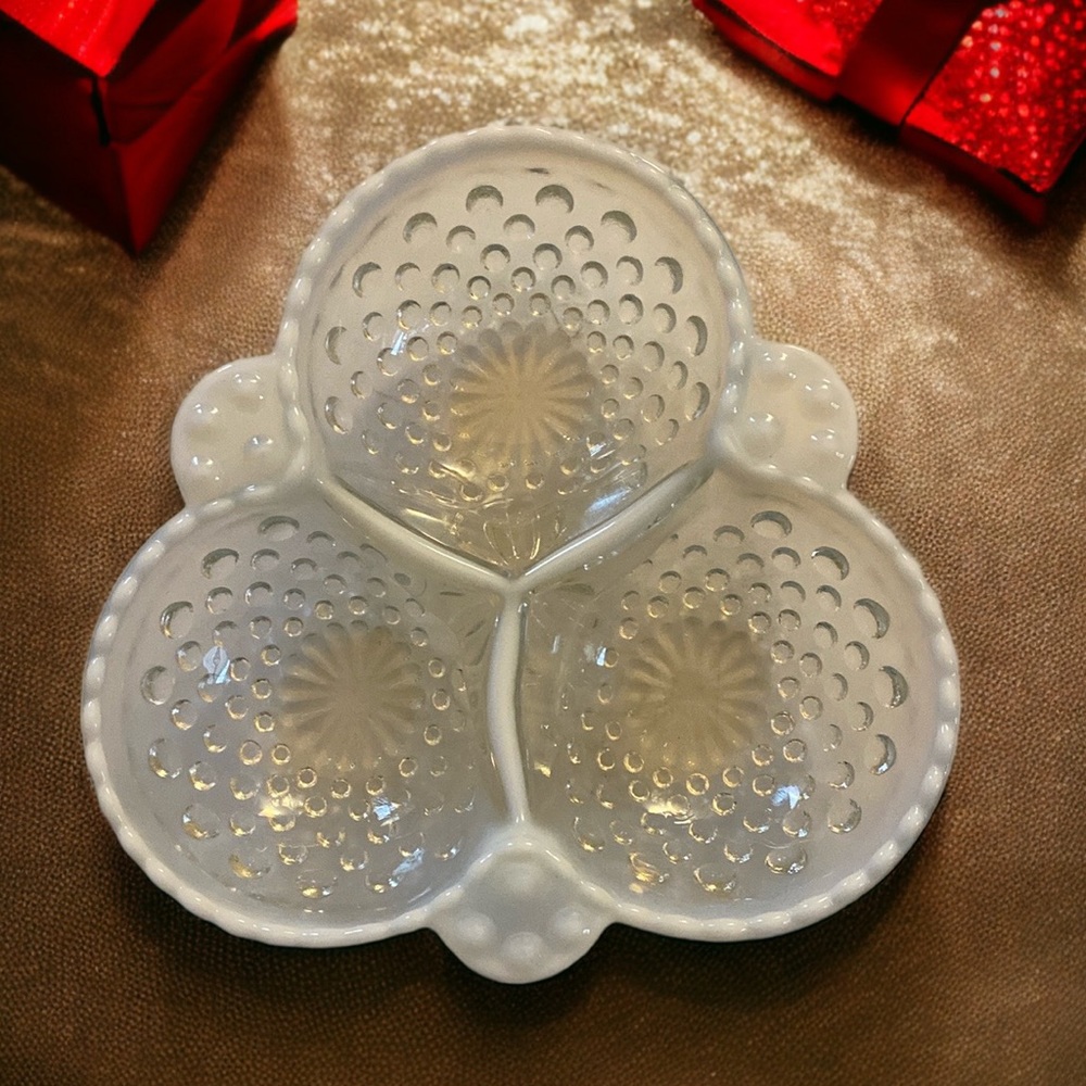 🔴Vintage Anchor Hocking Moonstone Hobnail 6 1/2" Candy Dish Opalescent - Picture 5 of 16